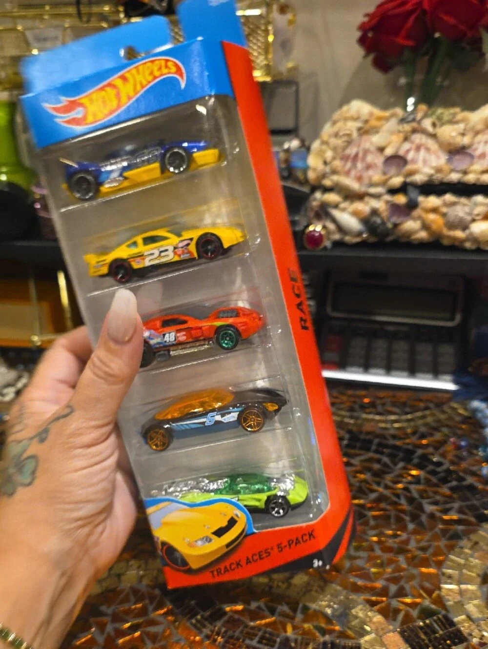 Hot Wheels Track Aces 5-Pack - Blue, Yellow, Red, Black, Green